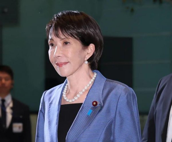 融易盈 高市早苗，连续致歉